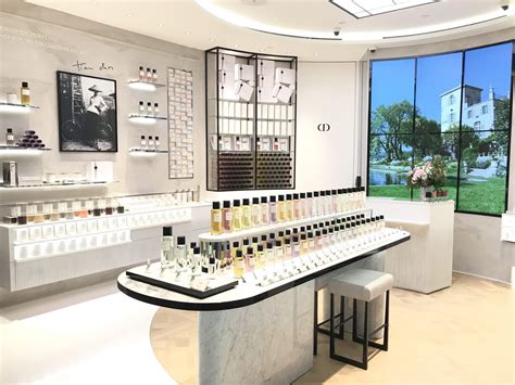 boutique dior padova|Dior Opens First Fragrance & Beauty Boutique in the US: Go Inside.